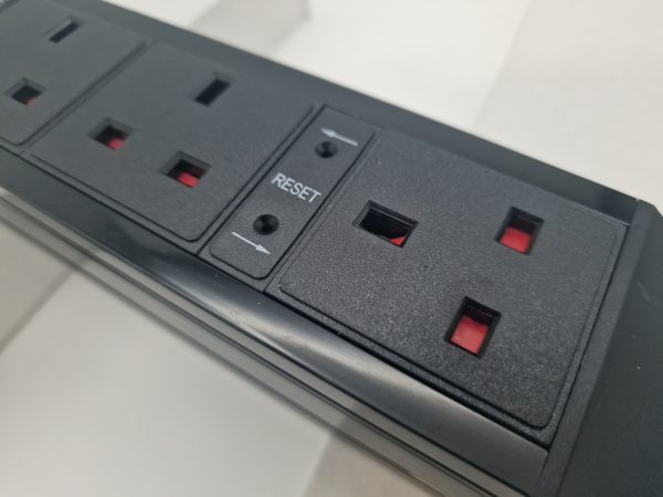 HICON LINK CLOSE UP IMAGE BLACK