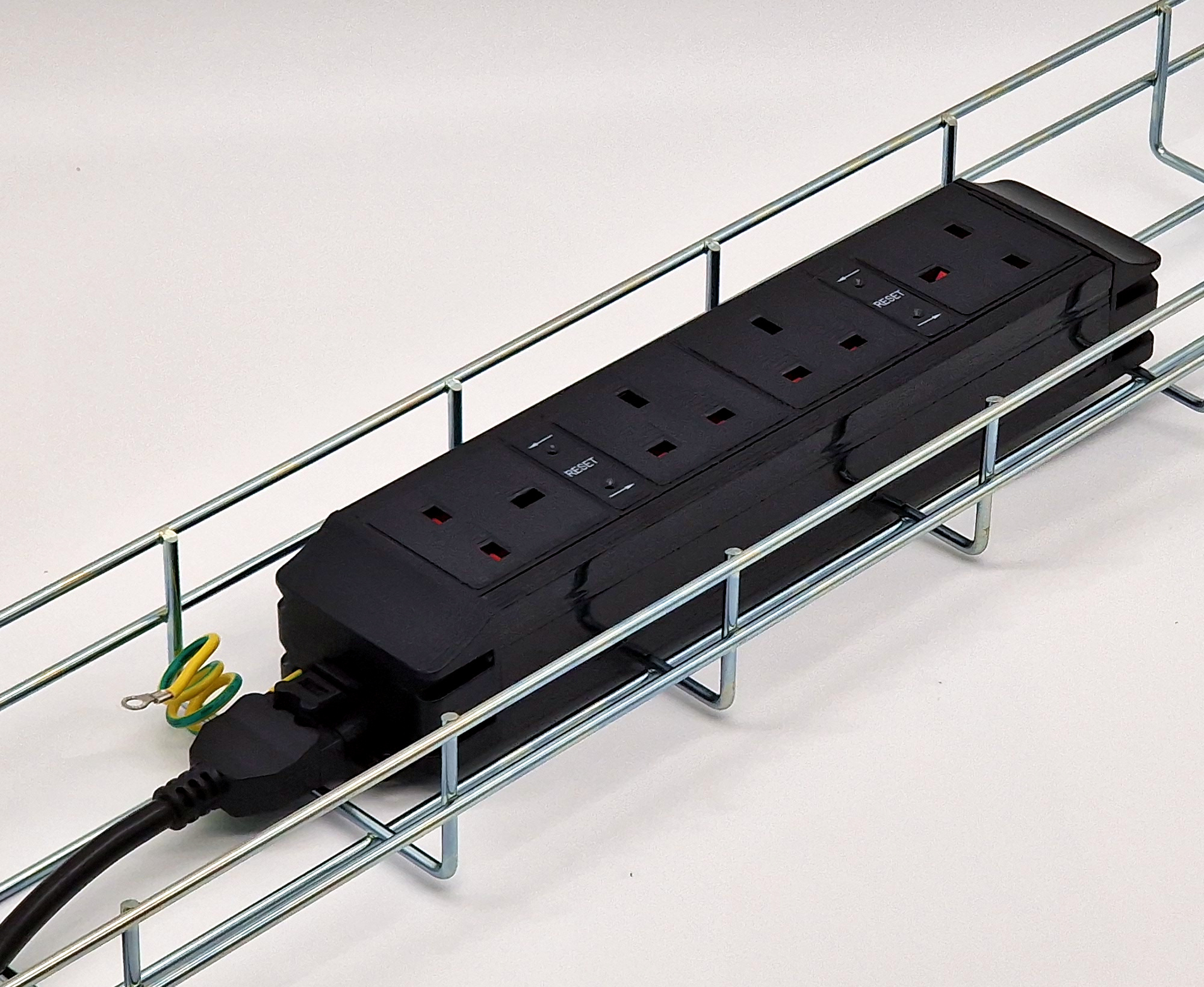 HICON LINK 4-way socket in a cable basket BLACK